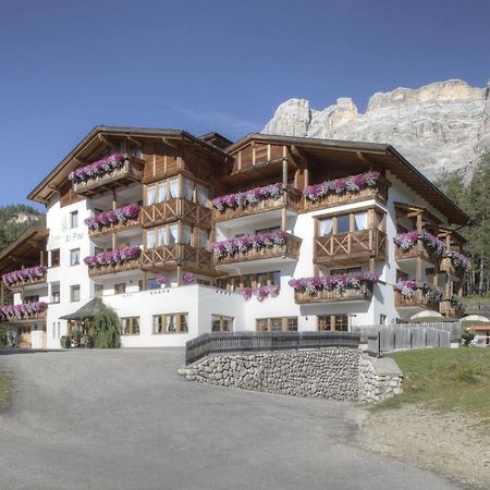 Hotel Ciasa Ai Pini 圣卡夏诺 外观 照片