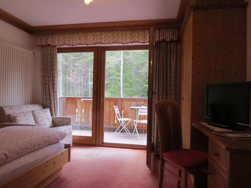 Hotel Ciasa Ai Pini 圣卡夏诺 客房 照片