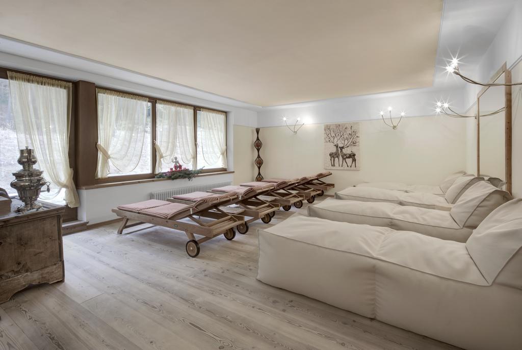 Hotel Ciasa Ai Pini 圣卡夏诺 外观 照片
