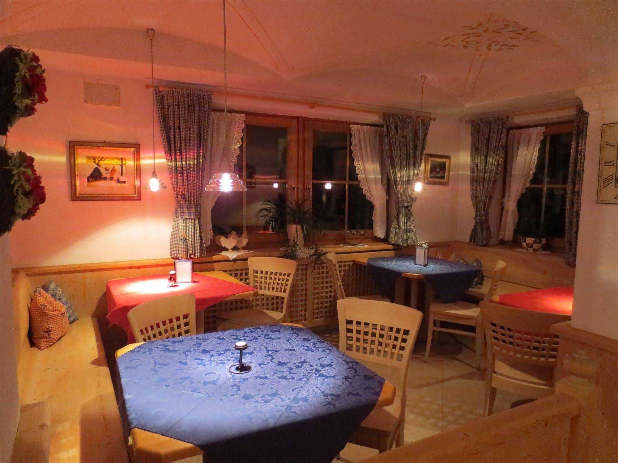 Hotel Ciasa Ai Pini 圣卡夏诺 外观 照片
