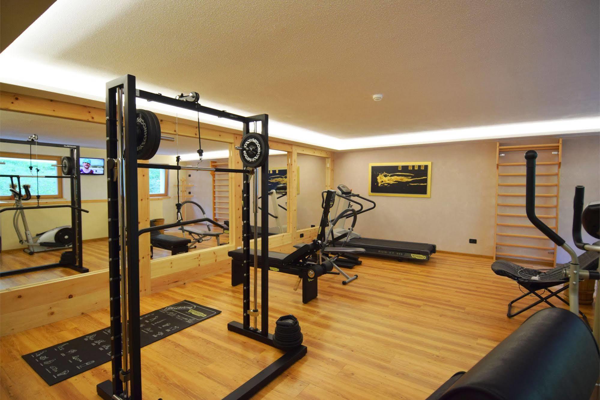 Hotel Ciasa Ai Pini 圣卡夏诺 外观 照片